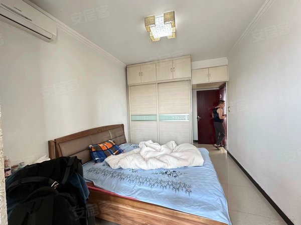 西安莲湖北关春晓馨苑安远门地铁口 两室精装 商圈繁华 交通便利