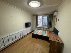 丹东振兴其它永昌小区，步梯4楼，一室，600包取暖，有空调出租房源真实图片