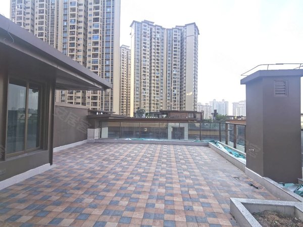 惠州大亚湾龙光德州城龙光城北六期临深龙光城洋房叠墅 自带大车库 下