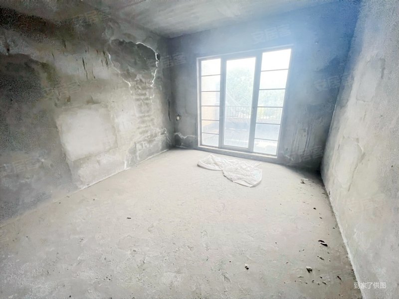 绿地翠谷(一二期洋房叠拼)3室2厅2卫112㎡南142.7万