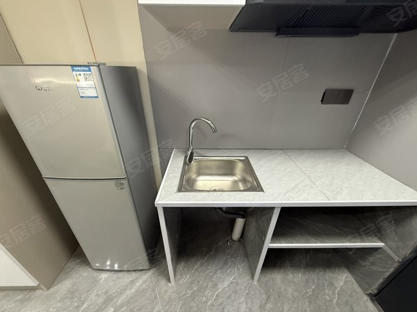 金华东阳城东振兴路324号楼振兴路，好乐多，人民路，靠近夜市，交通方便拎包入住，精装修出租房源真实图片