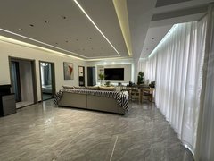 贵阳南明花果园花果园R1区 空调 现代风精装修三室两卫 交通便利出租房源真实图片