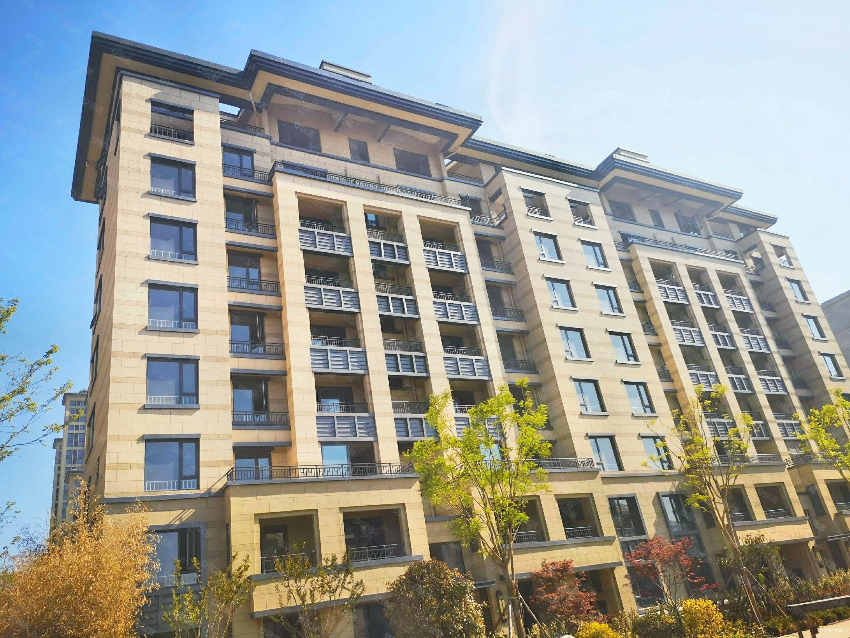 绿地香湖湾平层洋房3楼送露台毛坯现房急售