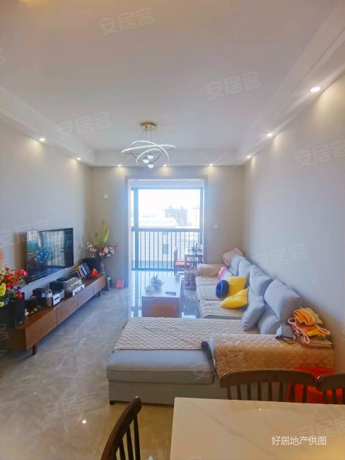 铂悦湾刚需两居急卖送家具和产权车位证在手有钥匙