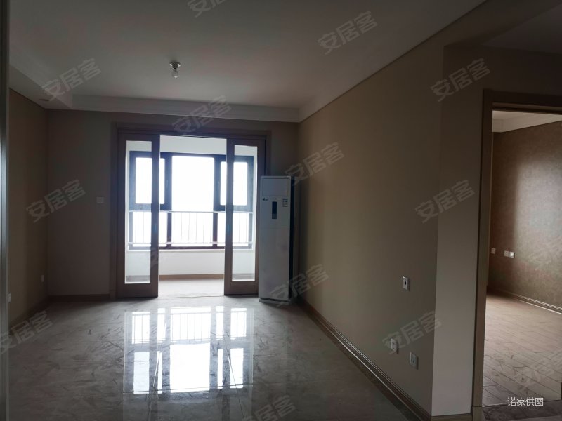 世茂玖熙 小三房 临地铁 出行方便 房龄新 南向采光好