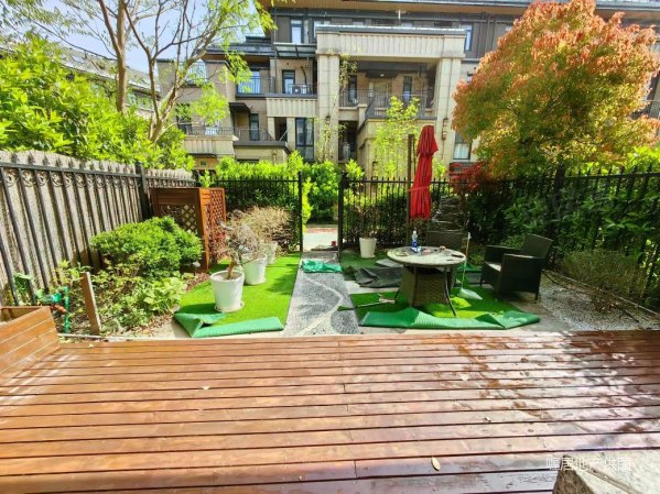 保利铃兰公馆公寓住宅