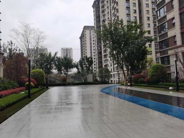 重庆北碚水土万科四季花城一期两江新区精装两房下楼及轻轨6号线出租