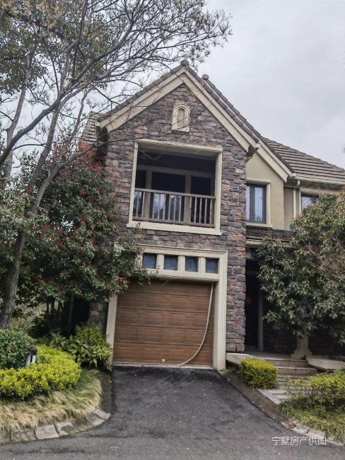 老山脚下山河水花园独栋别墅430平690万花园占地500多