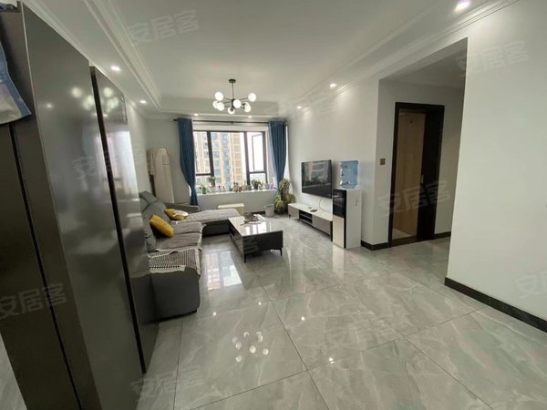 成都彭州彭州城区丽景小区万达旁 电梯精装套二 中央空调 拎包入住