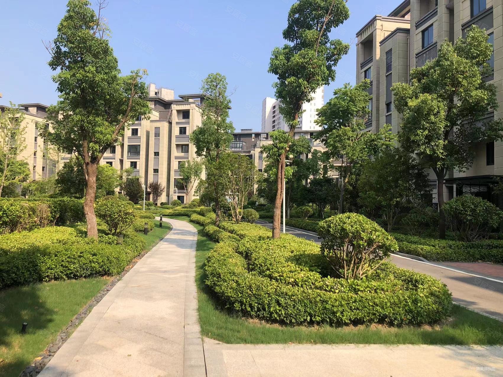 湖悦天境新出150平下叠房东亏本急售公司运转急需资金随看