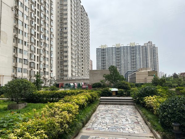 西安新城五路口吉庆大厦过渡单间 24小时热水 一个月也租 超实惠好叭