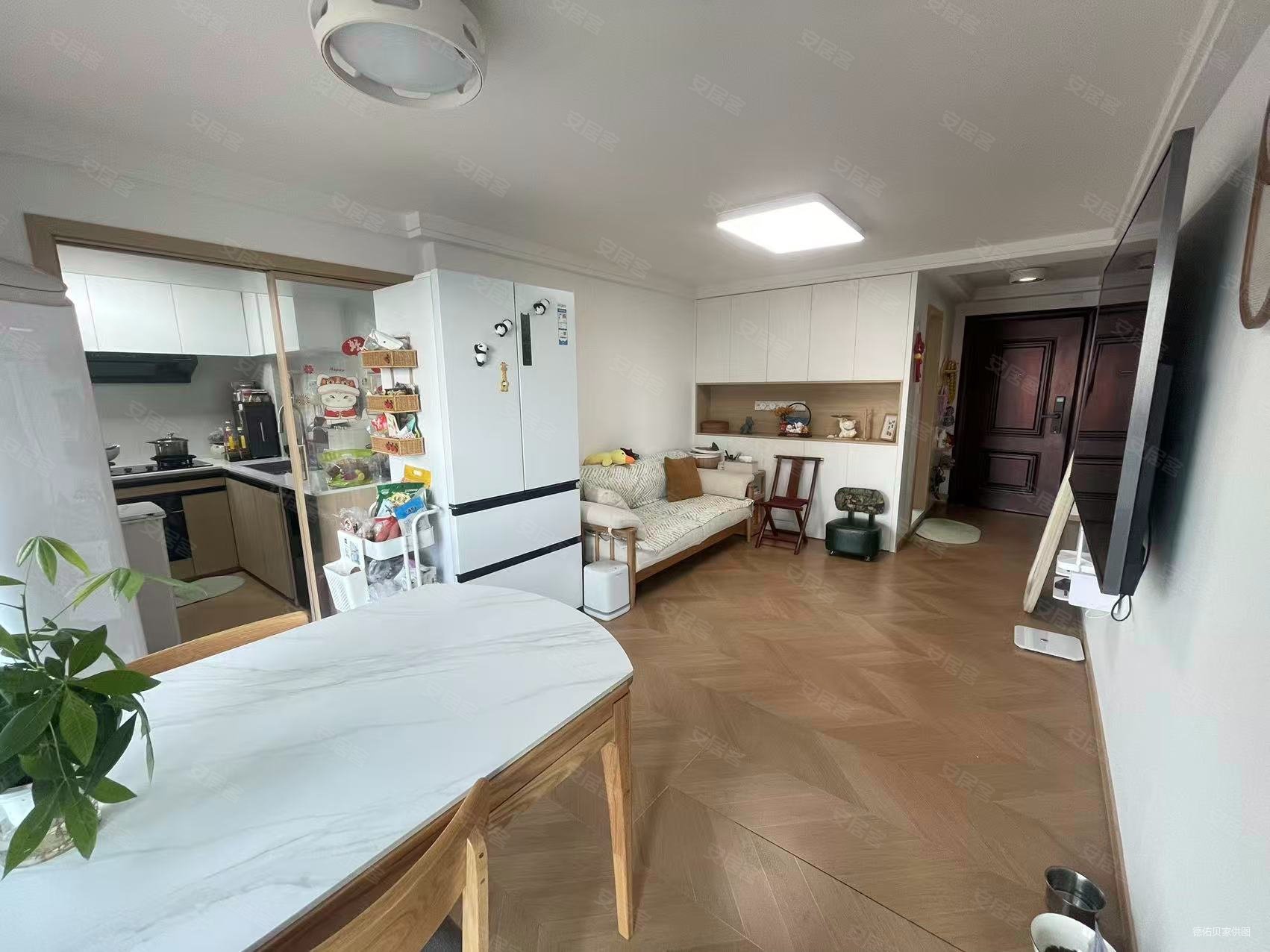 美致生活广场3室2厅3卫43.29㎡南北78.8万