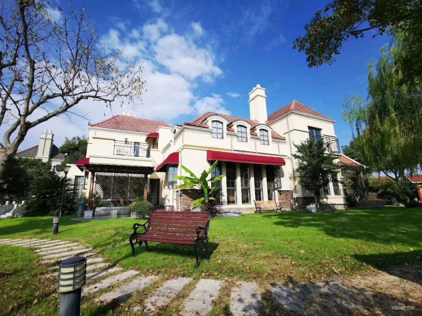 淀山湖畔清水湾临水独栋别墅花园900平户型方正毛坯