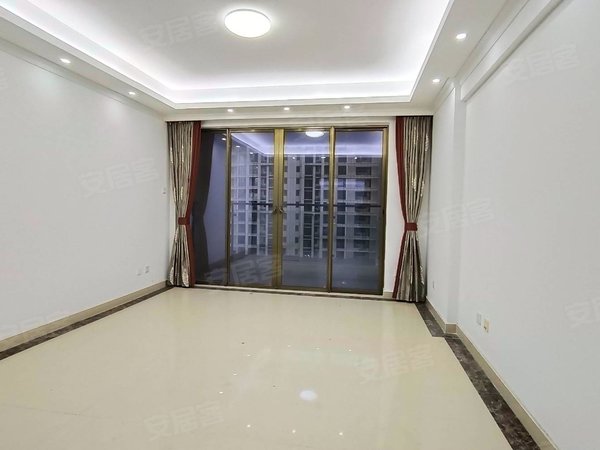 深圳坪山坑梓亚迪三村亚迪三村136平方出租.