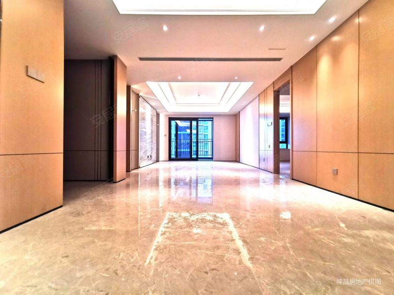 万科翡翠国宾四室湖景房大平层都市之门采光无遮挡随时看房