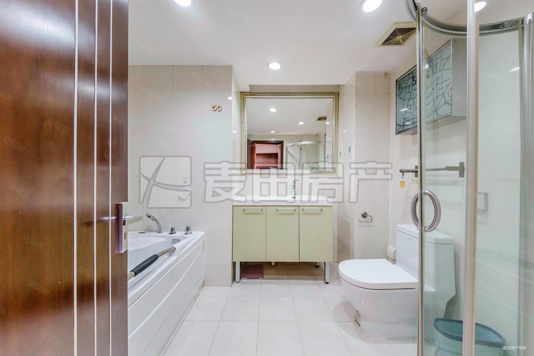 阳光上东2室1厅2卫120.18㎡南868万