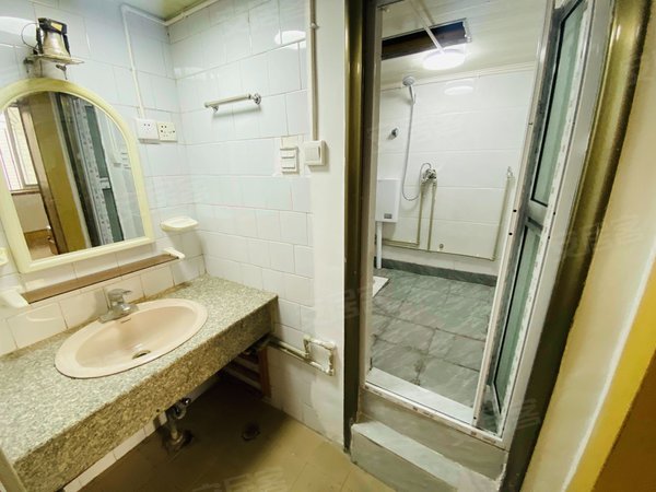 押金减半红会医院穿心鼓楼地铁站无中介押一付一