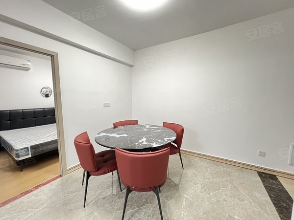 金华东阳横店玫瑰星城2600一月玫瑰星城精装两房有超大阳台随时看房出租房源真实图片