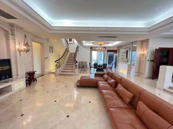 广州海珠广州塔珠江帝景苑塔尖之上 广州塔顶层复式 超大空中花园 可