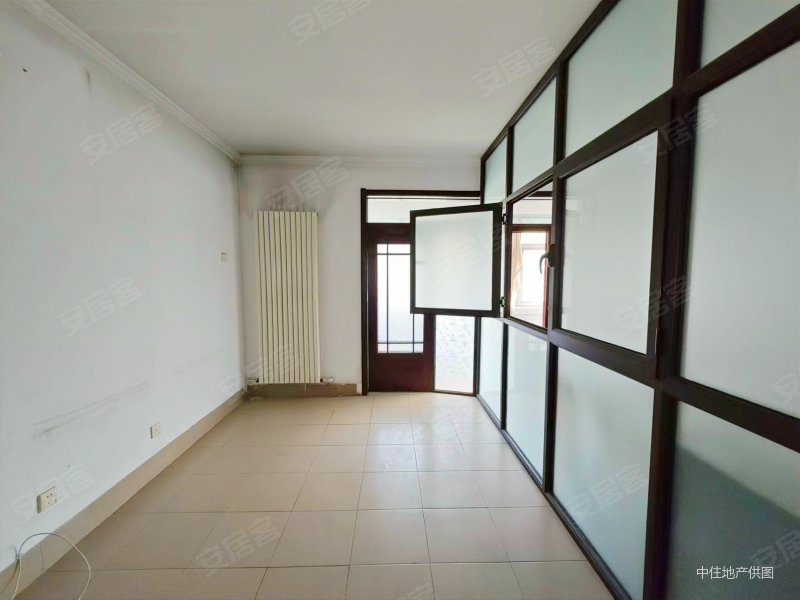 超合适!单价1.8!国华经典南 大院好停车 房龄新送地下室