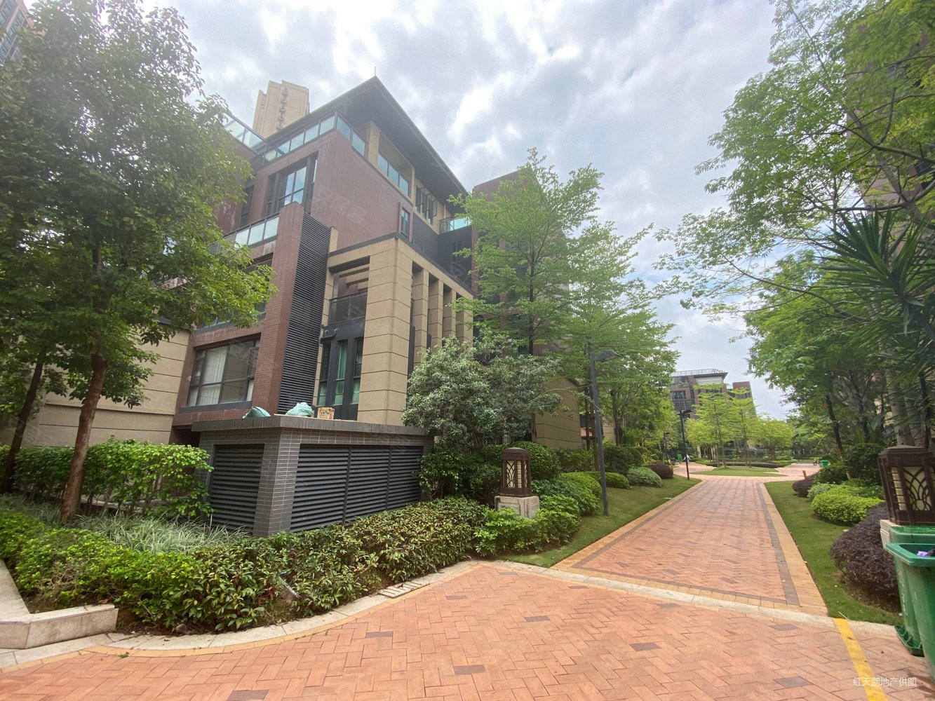 空中别墅海伦湾顶楼3层叠墅带私家前后大露台双车位