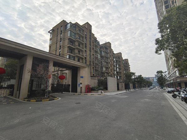 无锡锡山东亭蓝光雍锦园独立卫浴,免中介费,大小单间.