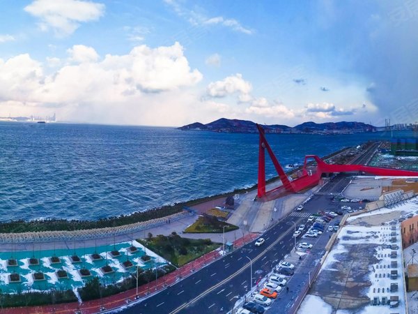 青岛黄岛薛家岛融创维多利亚湾(北区)套二全明户型 精装修自住标准