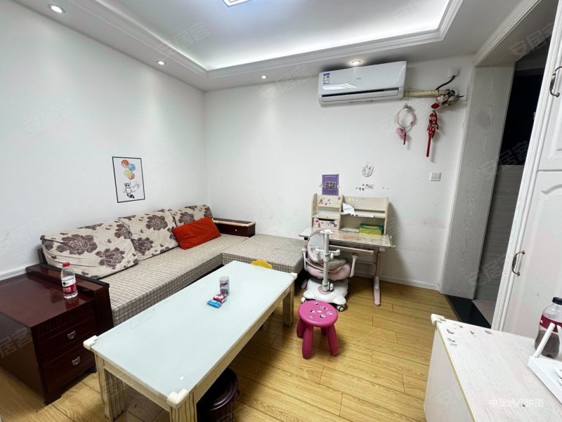 东方悦居苑 出行方便 近地铁 精装可拎包入住 有电梯