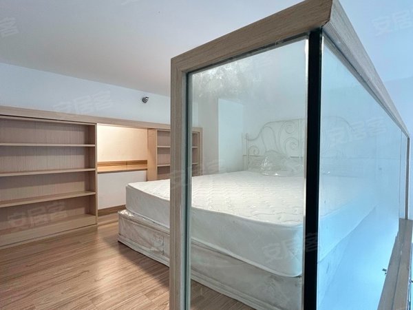 深圳宝安西乡碧桂园凤凰国际智谷碧桂园凤凰智谷 loft公寓 看山景