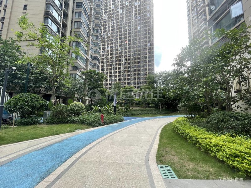 南宁房产网>南宁二手房>西乡塘二手房>北大路二手房>融创融公馆(四期)