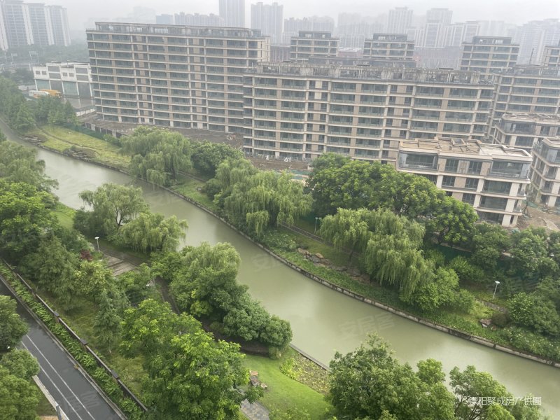 溧阳高档小区天隽半岛11楼,163,湖景房,278万