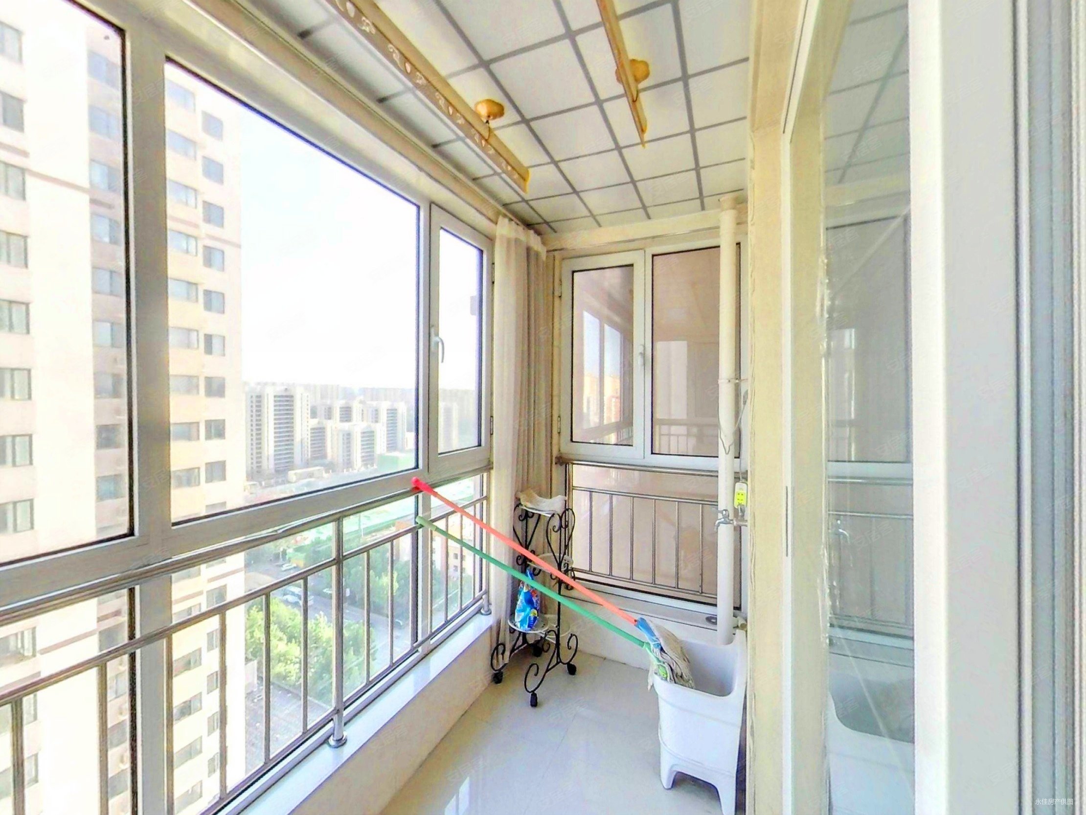 丽都河畔 3室2厅 131.16平 简单装修 保养好