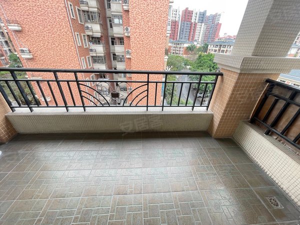 【多图】昊龙花园南区,桥南租房,昊龙花园 顶楼带阳台两房出租,业主