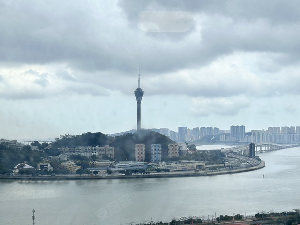 珠海横琴湾仔华发峰景华发峰景 3室2厅2卫  电梯房 精装修153平米出租