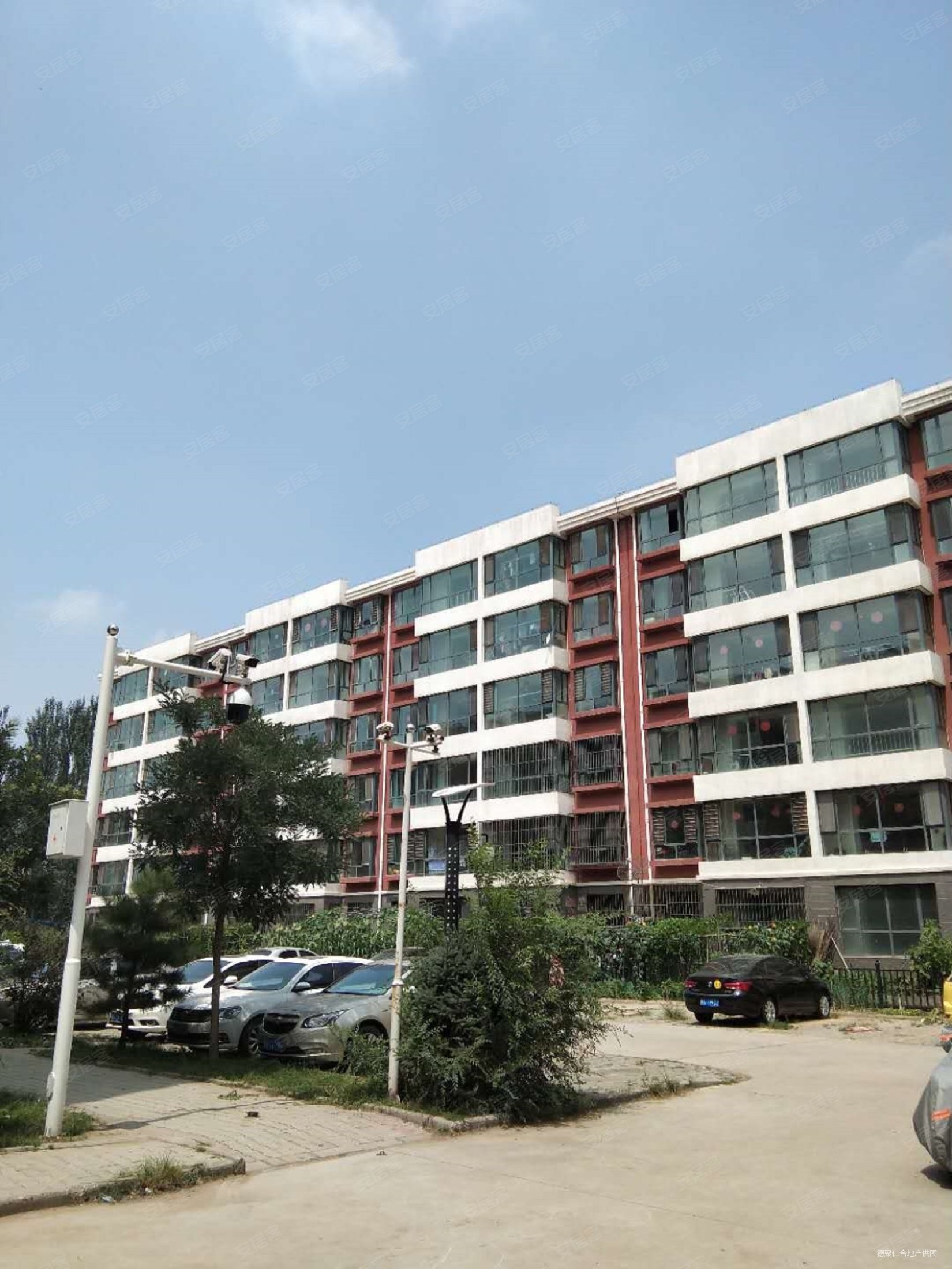 低价急售金桥地铁口省力2楼国标户型两年外房本小区停车方便,华清苑