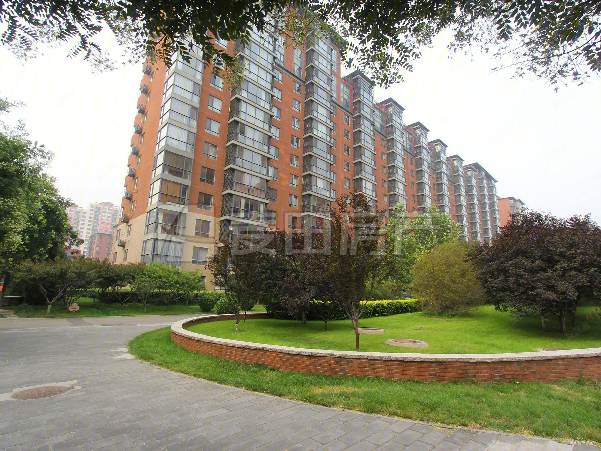 紫金长安4室2厅3卫198㎡南北3000万