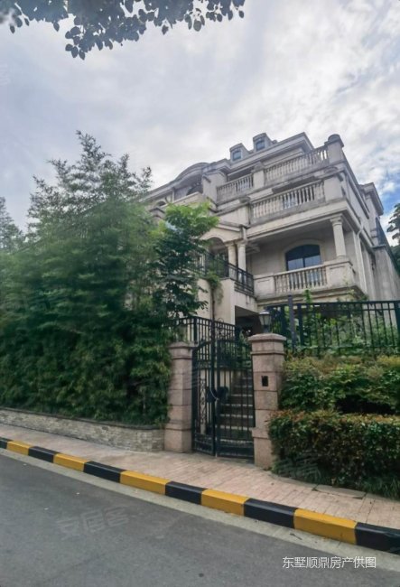 急卖江北新区融侨观邸法式联排别墅350平640新空毛坯