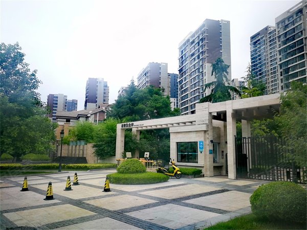 青岛崂山麦岛麦岛金岸麦岛金岸 新出小高层海景套三,家具家电齐全,带