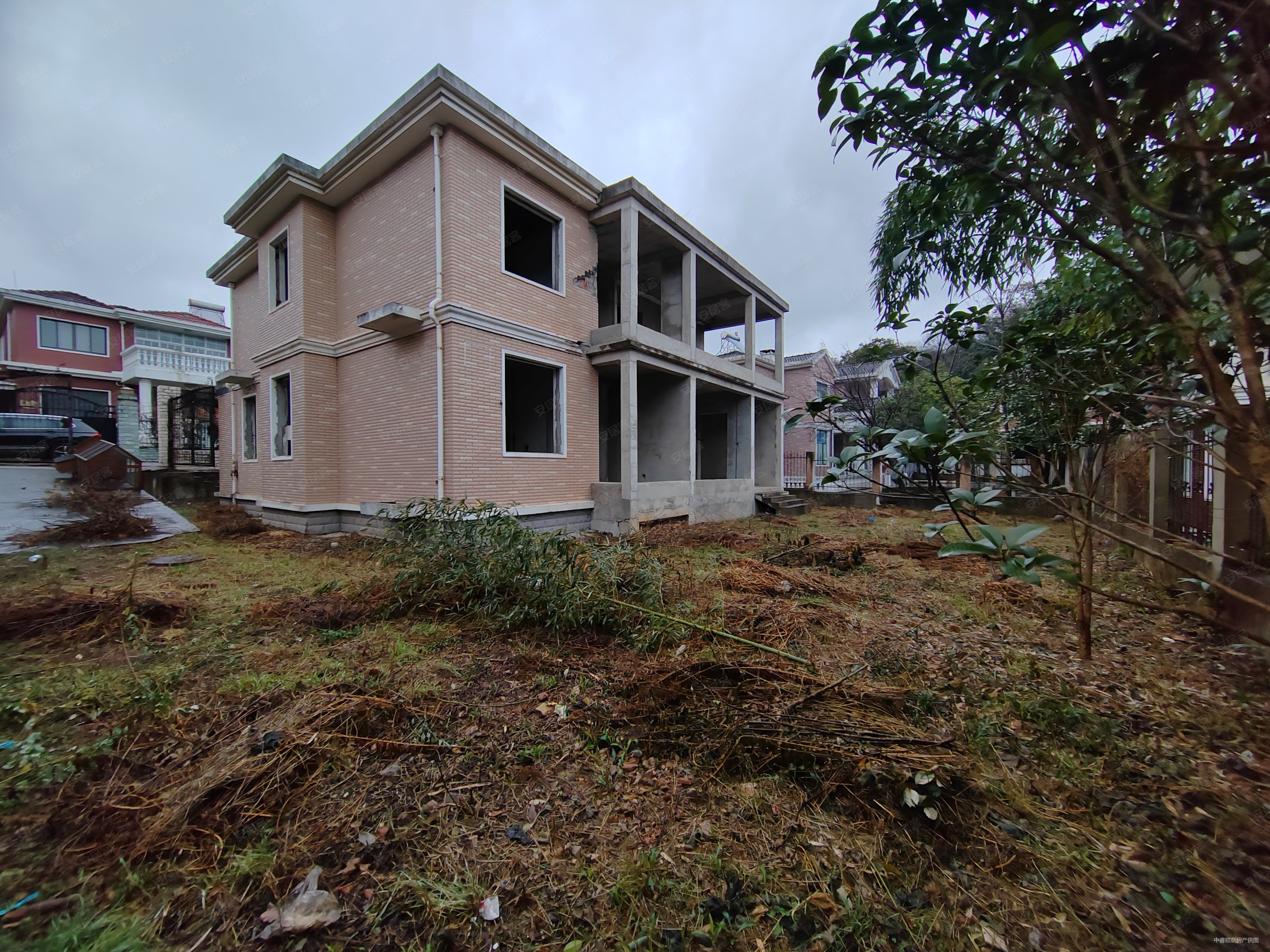 土建全部做好,锦绣花园(别墅)二手房,880万,5室3厅,4卫,240平米-南京