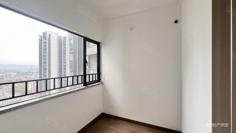 朝南 高楼层视野无遮挡 双卫小三居 停车方便,信达珺悦蓝庭二手房,89