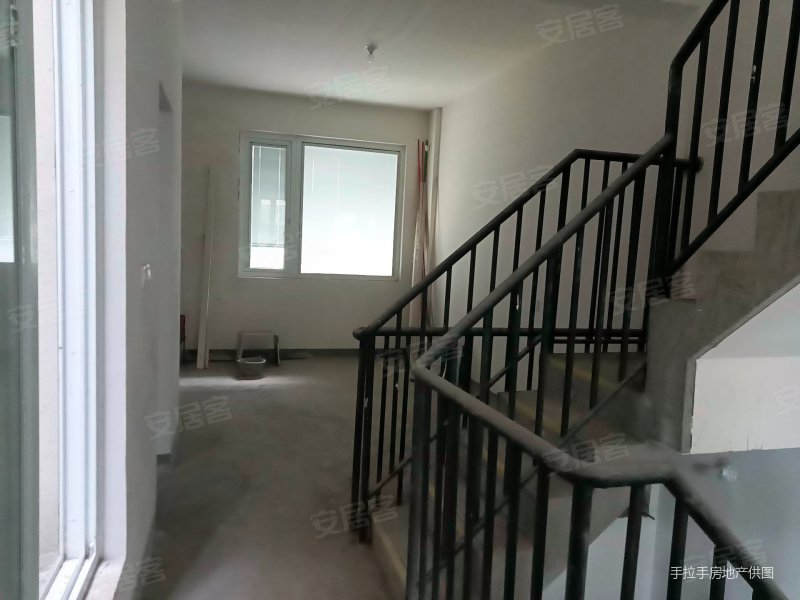 鹿山雅苑北区联排 纯新毛坯 南北通透 看房方便