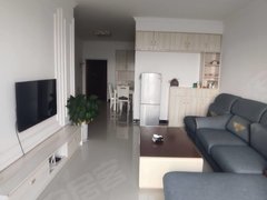 吉首吉首吉首城区州医院旁世纪山水湖景两房家电的齐全三台空调1700可谈出租房源真实图片