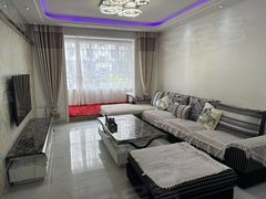乌海乌达新城区朗峰小区电梯楼,两室,拎包入住,年租13000不包费用。出租房源真实图片