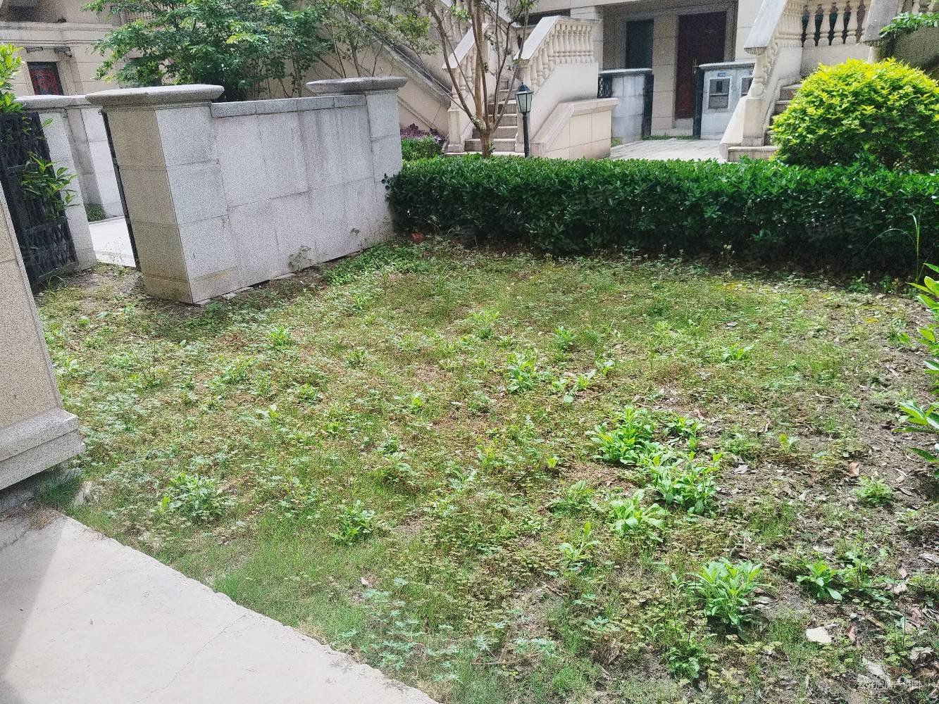 太湖东岸花园一期,下叠,送院子,送地下室,诚心出售,随时看房