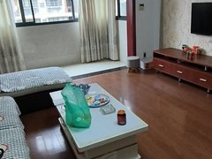 市中心欧洲街精装3房设施齐，拎包入住。