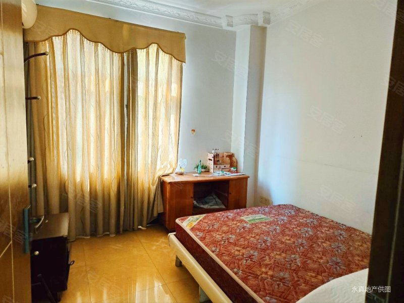 俊景花园(b区)3室2厅2卫106.09㎡南85万