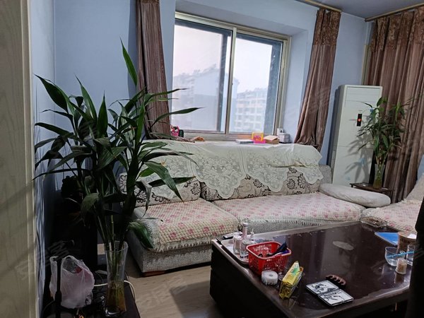 潍坊高密市高密城区湖滨花园西豪迈附近 湖滨花园多层三楼两室家具