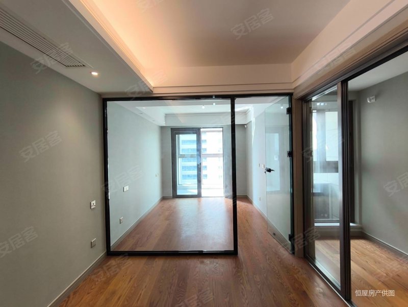 南广场九洲玺,地铁口,博爱路二十.四中,精装修,看房方便,南广场九洲玺