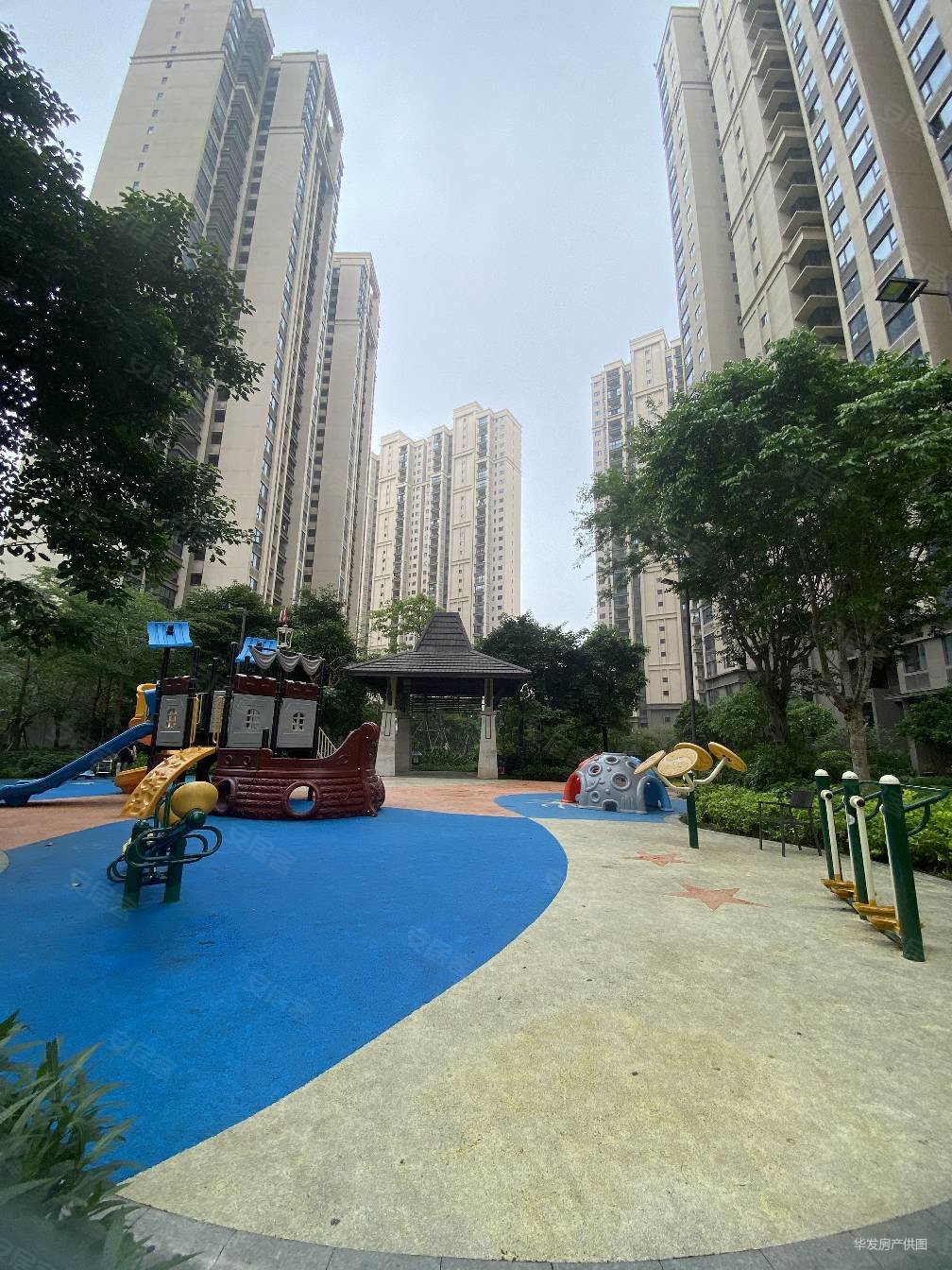 华发峰尚 四房两厅两卫豪华装修,业主诚心出售,128万.