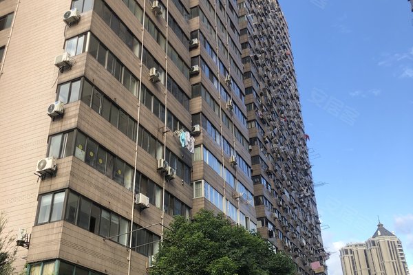 番禺大厦优点,不足,上海番禺大厦怎么样,番禺大厦周边房产中介经纪人